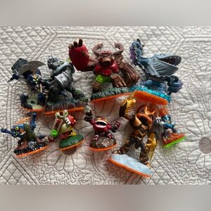 ACTIVISION Bundle of figurines